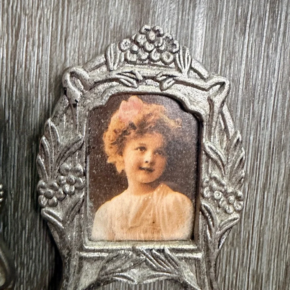 Vintage Miniature Silver Metal Picture Frame Set Victorian Style Dollhouse 3pc